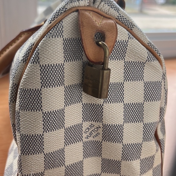 Authentic Louis Vuitton Speedy 30 - Picture 2 of 6